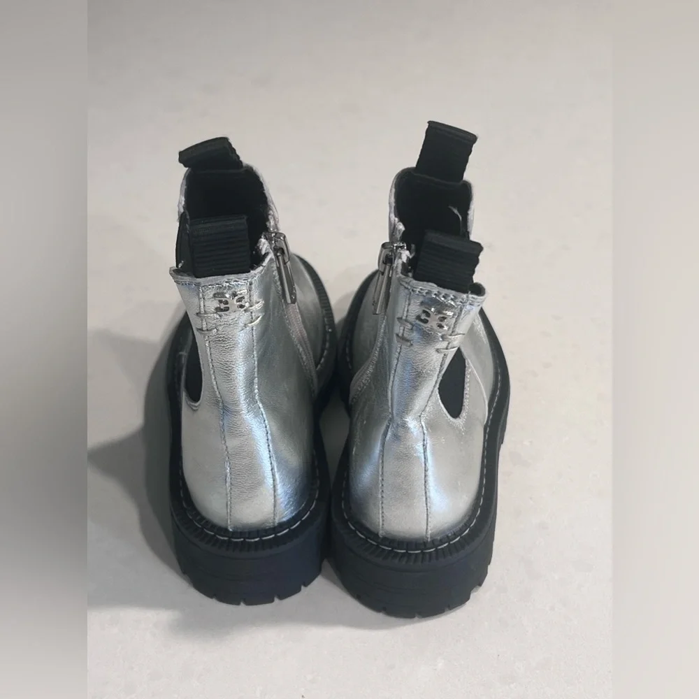 New Sam Edelman Laguna Silver Leather Pull On‎ Chelsea Boots Kids 12 M